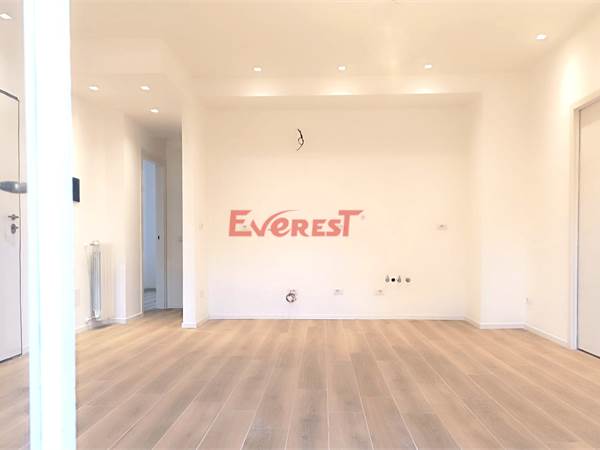 TRILOCALE RISTRUTTURATO A NUOVO – ELEGANTE, FUNZIONALE, PRONTO DA ABITARE