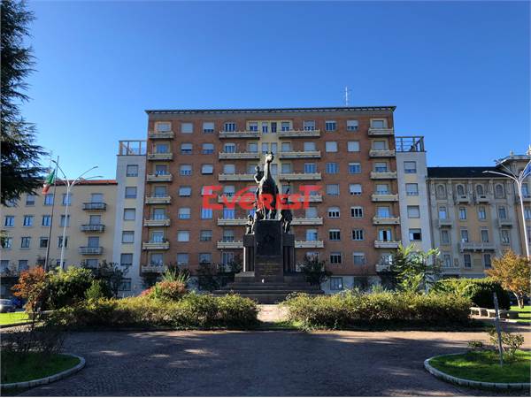 ampio appartamento ultimo piano