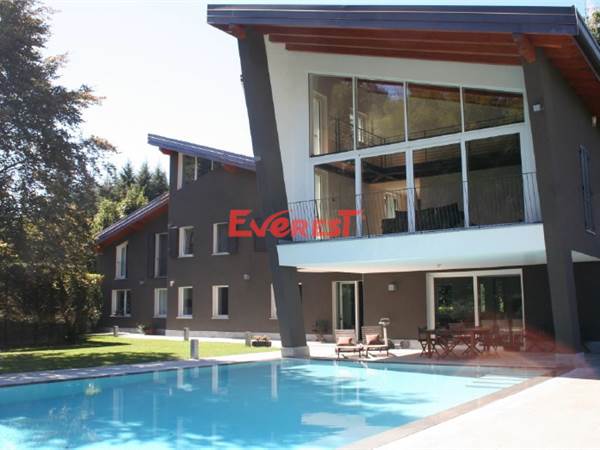 villa signorile con piscina